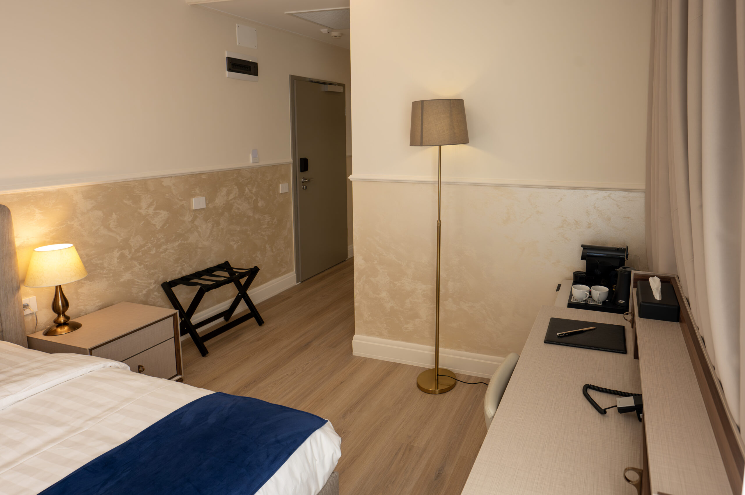 hotel Le Blanc Cotroceni, cazare Bucuresti, cazare Cotroceni, hotel 4 stele Bucuresti, hotel lux Bucuresti, hotel business Bucuresti, hotel centru Bucuresti, cazare Sector 6, hotel Splaiul Independentei, camere hotel Bucuresti, hotel cu mic dejun Bucuresti, hotel cu facilitati premium Bucuresti, hotel confortabil Bucuresti, cazare premium Bucuresti, hotel modern Bucuresti, hotel elegant Bucuresti, hotel boutique Bucuresti Bucuresti, hotel aproape de centru Bucuresti, hotel pentru afaceri Bucuresti, hotel pentru turisti Bucuresti, hotel pentru sejur Bucuresti, hotel cu receptie 24/7 Bucuresti, transfer aeroport Bucuresti, hotel cu servicii transport Bucuresti, hotel Cotroceni, cazare Cotroceni Bucuresti, hotel Sector 6, hotel Splaiul Independentei, hotel aproape de Palatul Cotroceni, cazare Sector 6 Bucuresti, hotel in Cotroceni Bucuresti, hotel in Sector 6 Bucuresti, cazare in Cotroceni Bucuresti, hotel Splaiul Independentei Bucuresti, cazare aproape de metrou Cotroceni, cazare aproape de centru Bucuresti Cotroceni , unde stau in Bucuresti Cotroceni, hotel confortabil Bucuresti, rezervare hotel Cotroceni, hotel 4 stele Cotroceni, cazare ieftina Cotroceni (sau cazare accesibila Cotroceni), hotel dotari moderne Bucuresti, hotel cu WiFi Bucuresti, hotel cu aer conditionat Bucuresti, hotel pentru afaceri Bucuresti, hotel cu transport aeroport Bucuresti, hotel pentru sejur Bucuresti, hotel pentru vizita Bucuresti