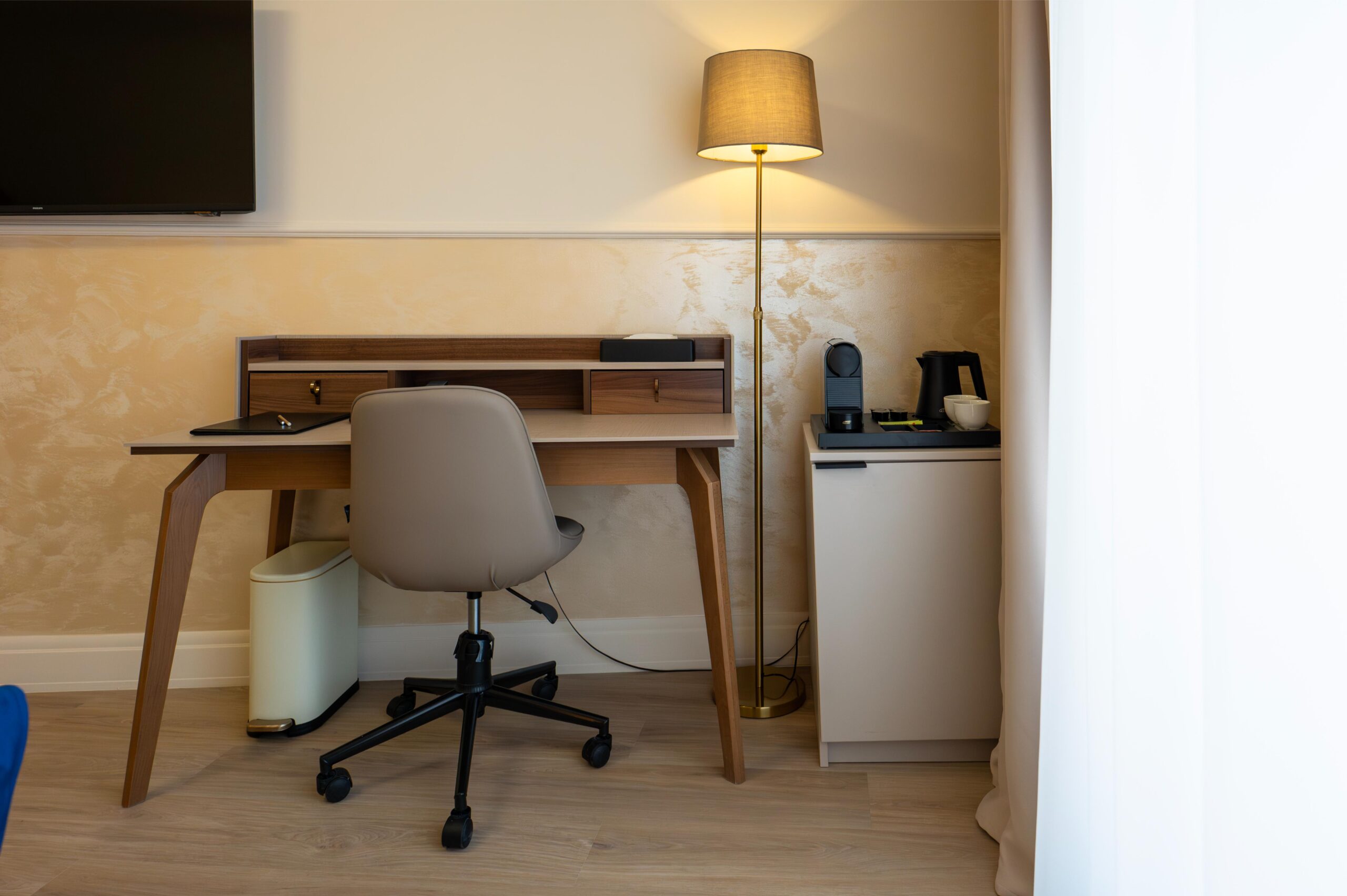 hotel Le Blanc Cotroceni, cazare Bucuresti, cazare Cotroceni, hotel 4 stele Bucuresti, hotel lux Bucuresti, hotel business Bucuresti, hotel centru Bucuresti, cazare Sector 6, hotel Splaiul Independentei, camere hotel Bucuresti, hotel cu mic dejun Bucuresti, hotel cu facilitati premium Bucuresti, hotel confortabil Bucuresti, cazare premium Bucuresti, hotel modern Bucuresti, hotel elegant Bucuresti, hotel boutique Bucuresti Bucuresti, hotel aproape de centru Bucuresti, hotel pentru afaceri Bucuresti, hotel pentru turisti Bucuresti, hotel pentru sejur Bucuresti, hotel cu receptie 24/7 Bucuresti, transfer aeroport Bucuresti, hotel cu servicii transport Bucuresti, hotel Cotroceni, cazare Cotroceni Bucuresti, hotel Sector 6, hotel Splaiul Independentei, hotel aproape de Palatul Cotroceni, cazare Sector 6 Bucuresti, hotel in Cotroceni Bucuresti, hotel in Sector 6 Bucuresti, cazare in Cotroceni Bucuresti, hotel Splaiul Independentei Bucuresti, cazare aproape de metrou Cotroceni, cazare aproape de centru Bucuresti Cotroceni , unde stau in Bucuresti Cotroceni, hotel confortabil Bucuresti, rezervare hotel Cotroceni, hotel 4 stele Cotroceni, cazare ieftina Cotroceni (sau cazare accesibila Cotroceni), hotel dotari moderne Bucuresti, hotel cu WiFi Bucuresti, hotel cu aer conditionat Bucuresti, hotel pentru afaceri Bucuresti, hotel cu transport aeroport Bucuresti, hotel pentru sejur Bucuresti, hotel pentru vizita Bucuresti